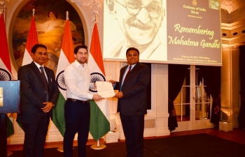 Handing over the letter of appreciation from Hon’ble EAM Sushma Swaraj to Kim Romeo Lai who sang Vaishnav Jan To, in Bern on February 28th 2019