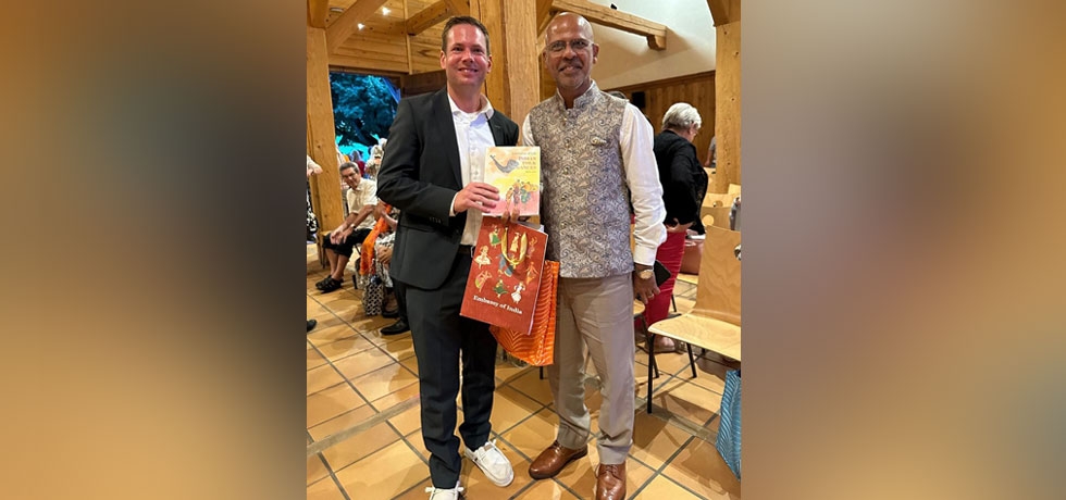 Ambassador Mridul Kumar attended the International folklore festival of Fribourg in Vuadens